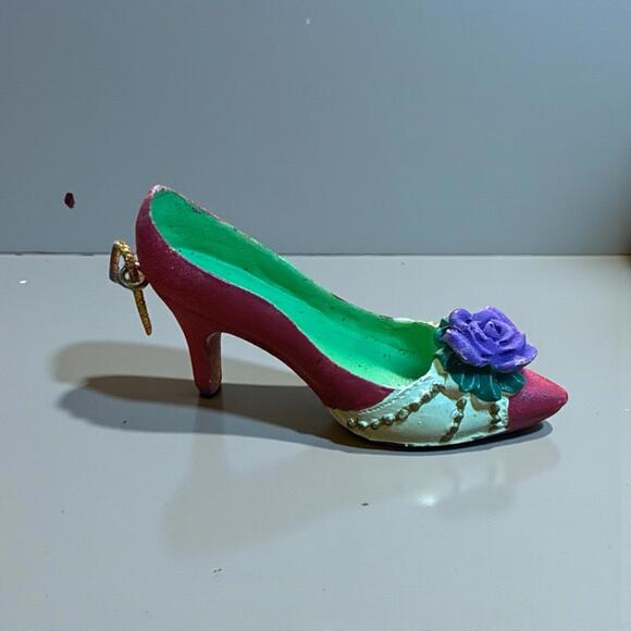 Ceramic Resin Miniature High Heel Ornaments Set of 4 with strings - Picture 2 of 5